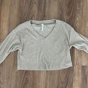 Alo Muse V-Neck Pullover Gravel Small